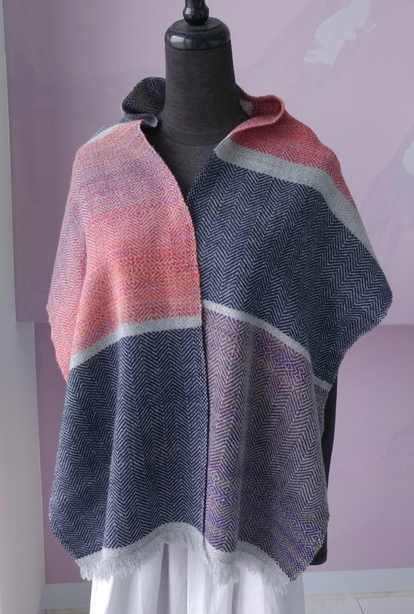 Handwoven Wool/Alpaca Wrap 第7張的照片