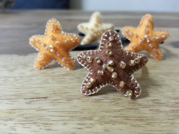 Felt Ponytail Holder - Starfish 第1張的照片