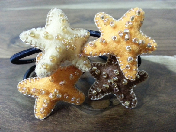 Felt Ponytail Holder - Starfish 第2張的照片