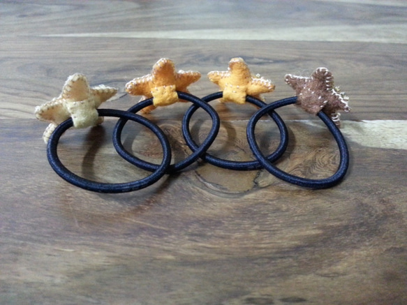 Felt Ponytail Holder - Starfish 第3張的照片