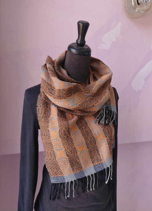 Handwoven Shawl - Silky Cashmere 第1張的照片