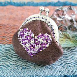 CaCa Crafts |【Let Love Shines】Handembroidery Tiny Purse 3枚目の画像