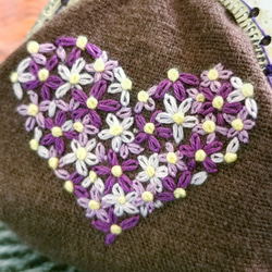 CaCa Crafts |【Let Love Shines】Handembroidery Tiny Purse 4枚目の画像