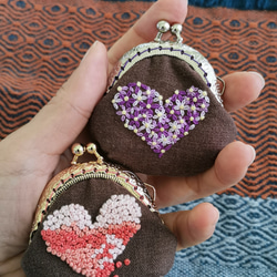 CaCa Crafts |【讓愛閃耀】手工刺繡 超迷你口金包 第9張的照片