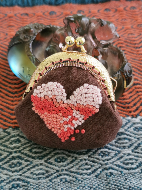 CaCa Crafts |【Let Love Shines】Handembroidery Tiny Purse 1枚目の画像