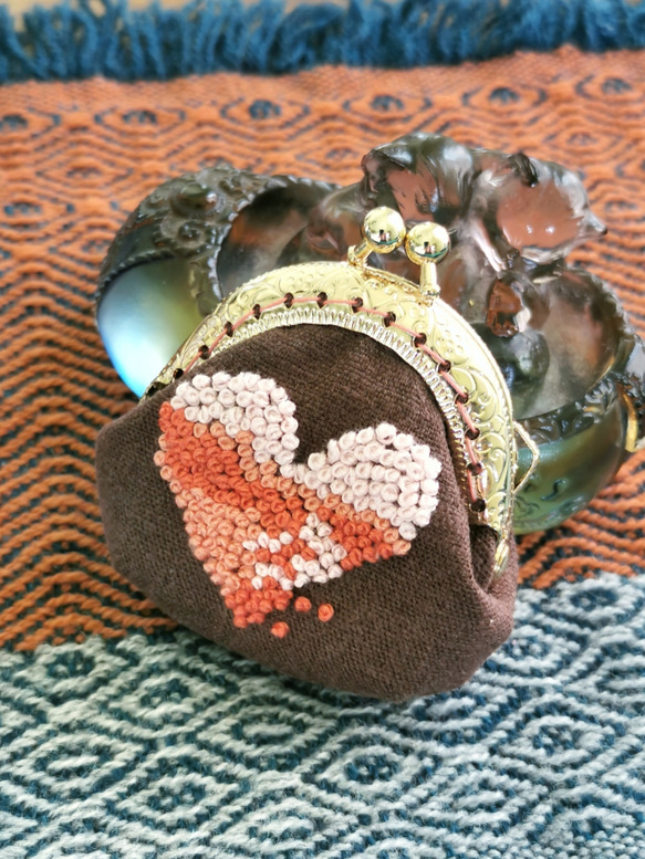 CaCa Crafts |【Let Love Shines】Handembroidery Tiny Purse 3枚目の画像