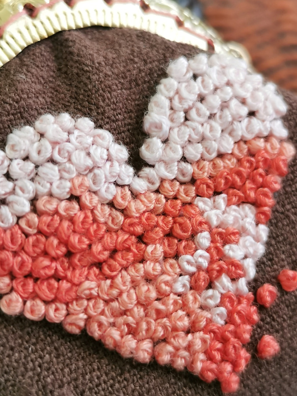 CaCa Crafts |【Let Love Shines】Handembroidery Tiny Purse 5枚目の画像