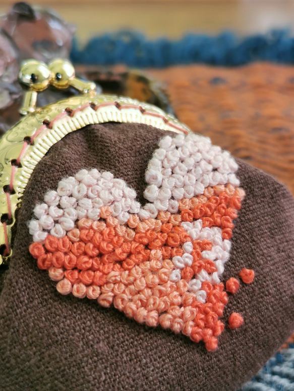 CaCa Crafts |【Let Love Shines】Handembroidery Tiny Purse 8枚目の画像