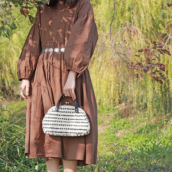 | YUUKI Bag | 植鞣革 側背/手提雙用 口金包 首發 - 裁縫師(黑) 第2張的照片