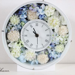 【受注制作】結婚祝い　入学祝に　花時計　白・ブルー系　　フラワー時計 1枚目の画像