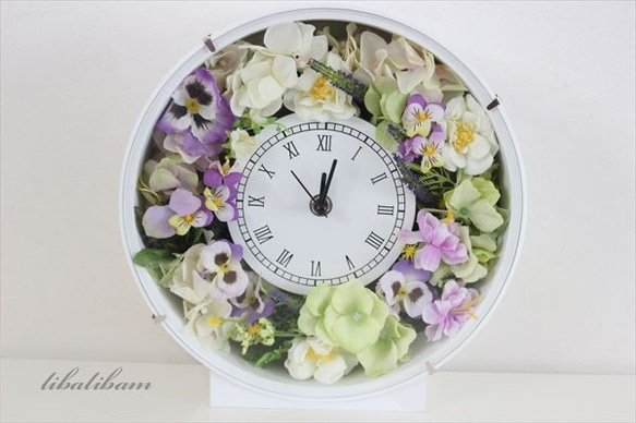 【受注制作】開店祝い・新築祝いに　花時計   パンジー（パープルグリーン系）　　フラワー時計 1枚目の画像