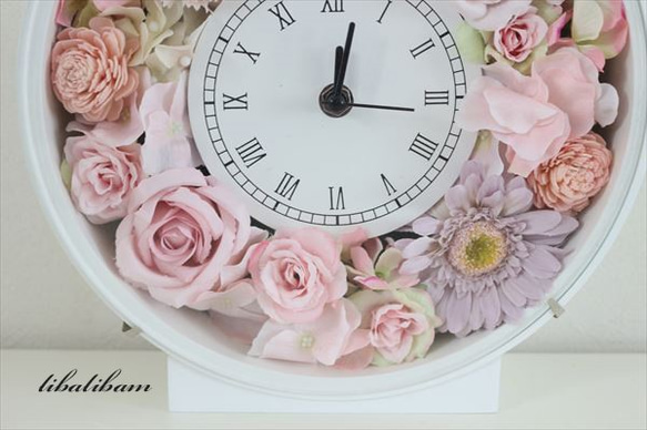 結婚式に　花時計 　薄ピンク系薔薇とガーベラ＆カーネーション　フラワー時計 3枚目の画像