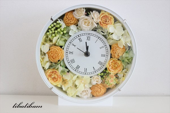 【受注制作】新築祝い・結婚祝いに　花時計  オレンジとオフホワイトの薔薇　　フラワー時計 1枚目の画像