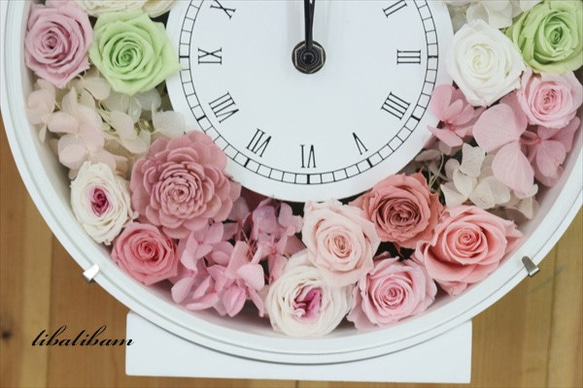 母の日　結婚祝いに　プリザーブドフラワー　花時計　ピンク系　まりひめ　フラワー時計 3枚目の画像