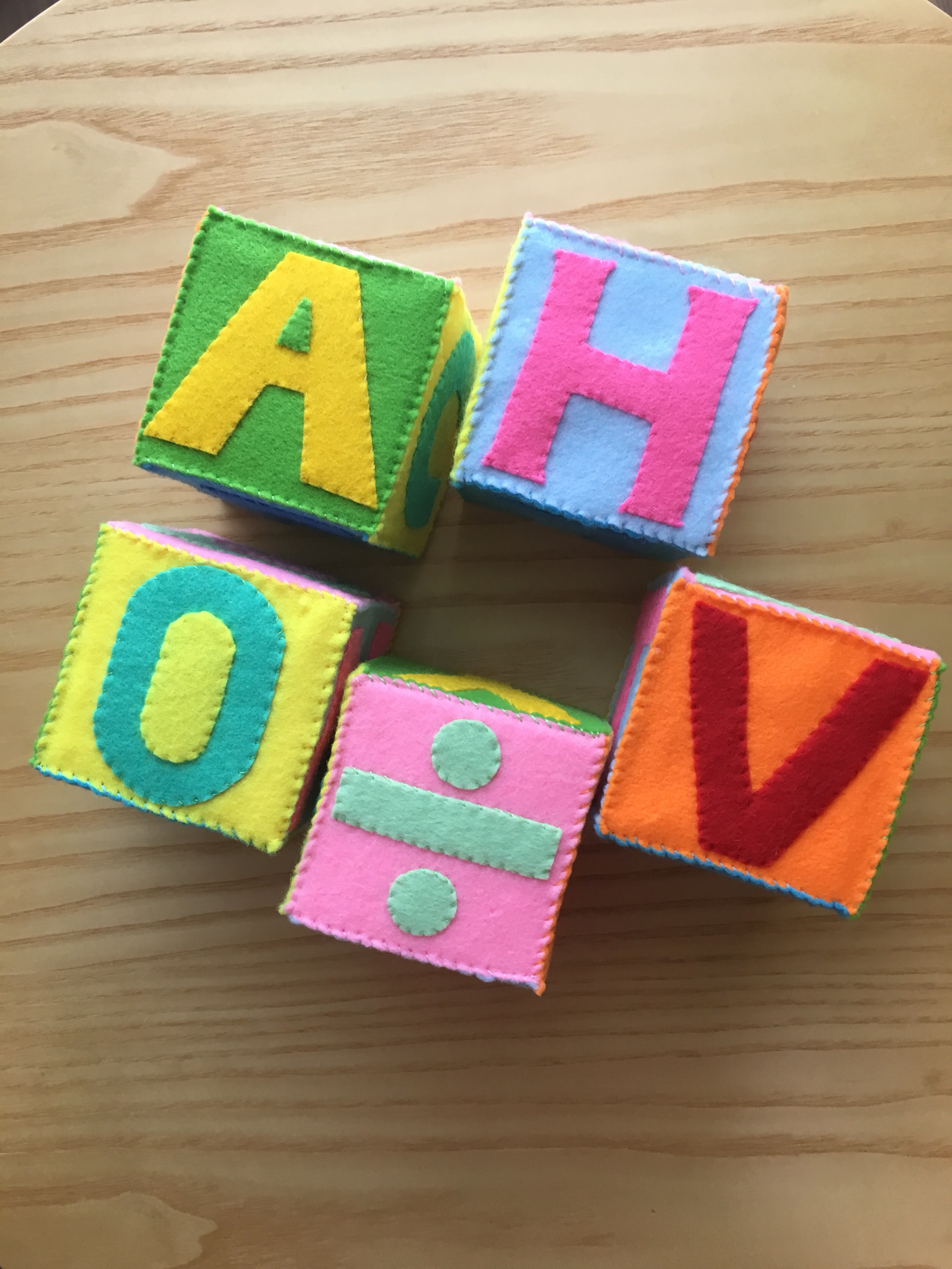 ♡新作♡知育玩具☆フェルトサイコロ☆アルファベットver.