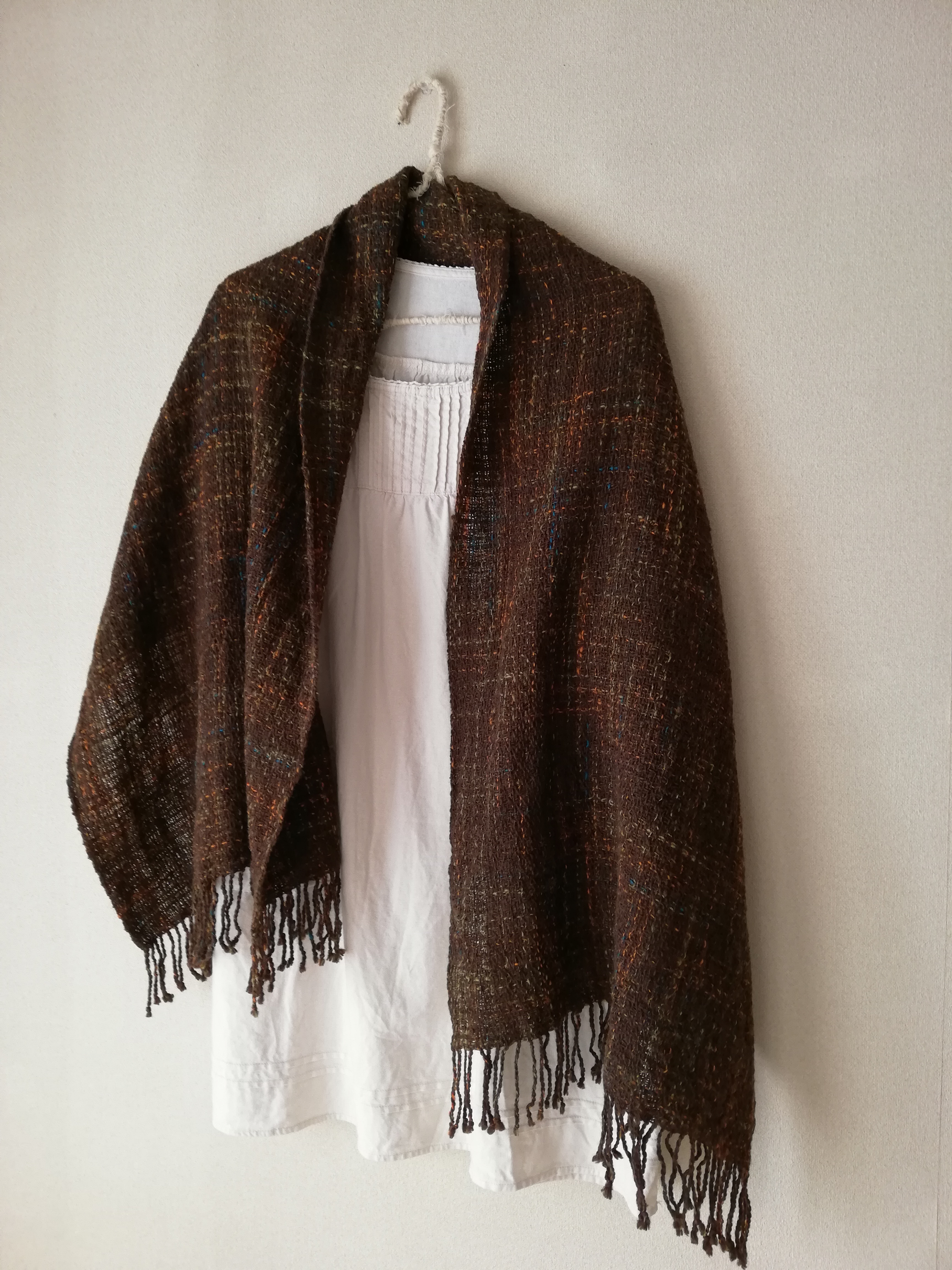 手紡ぎ手織りウールショール　茶