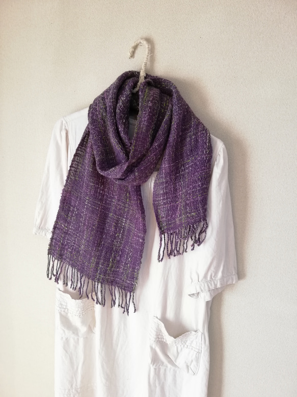 手紡ぎ手織り紫マフラー 2枚目の画像
