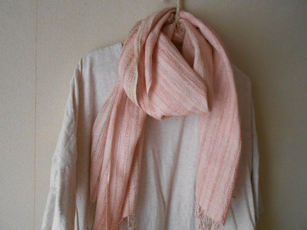 極細麻糸と手紡ぎシルクのストール　ピンク