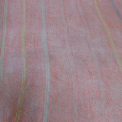 細～い麻糸と手紡ぎ綿　大判のピンクショール 5枚目の画像