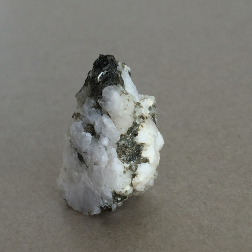 ロシアンフェナカイト　希少石　ガイガーミネラル社 ロシアンフェナカイト 希少石 ガイガーミネラル社