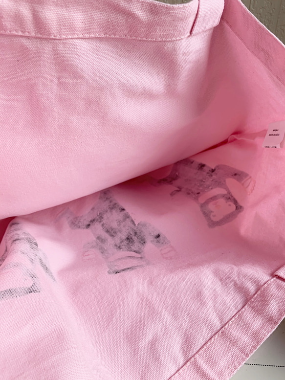 【送料無料】手染め紅型の薄手キャンバス地•チャリティお出かけ＆お買い物バッグ/マレーグマ/ピンク 4枚目の画像
