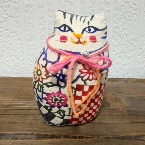 送料無料】紅型のトラ猫の立つぬいぐるみ/べーちゃん ぬいぐるみ