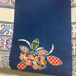 【日本国内送料無料】紫陽花の手染め紅型（びんがた）大きめの手提げバッグ/チェンマイコットン/青と紫 2枚目の画像