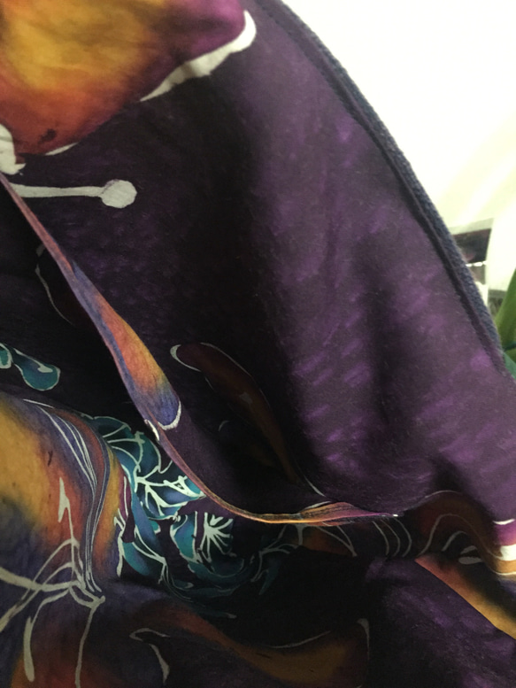 【日本国内送料無料】紫陽花の手染め紅型（びんがた）大きめの手提げバッグ/チェンマイコットン/青と紫 5枚目の画像