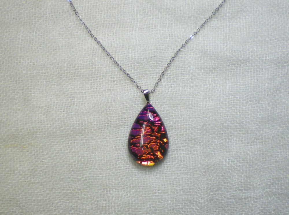 流氷文ダイクロガラス　しずく型ペンダント　オレンジ・ピンク系