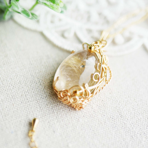 ハンドメイドペンダントトップ⭐︎チタニア(合成ルチル) ブルー Handmade】ルチルクォーツ ペンダントトップ 18kgp（ヘアライン