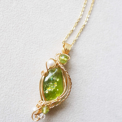 アイリスぺリッド＊fairy leaf ペンダントトップ