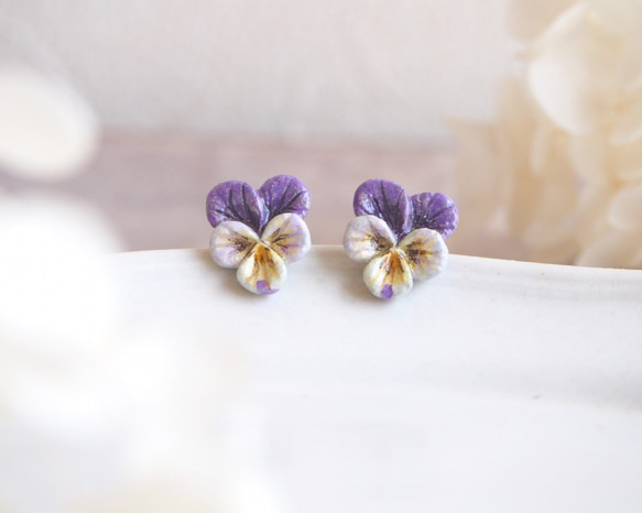 【續訂已售罄】野外盛開的紫羅蘭耳環*原種顏色 第1張的照片