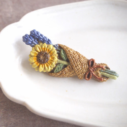 ヒマワリとラベンダーのナチュラルブーケブローチ 3枚目の画像