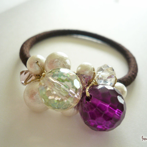 シュシュ ヘアゴム ビーズ バイオレット