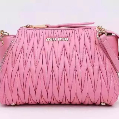 MIUMIUミュウミュウ 可愛い 人気美品 バッグ ショルダーバッグ