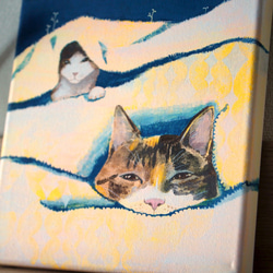 原画》猫が毛布に住んでいる《キャンバスsizeS0号》 2枚目の画像