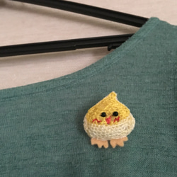 栗インコ刺繍ブローチ 3枚目の画像