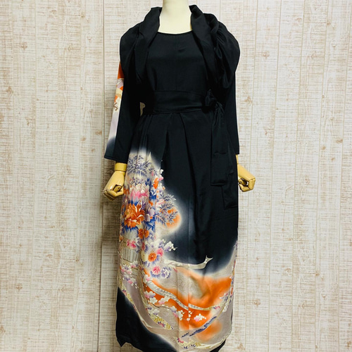 着物リメイク*牡丹・菊・藤など花篭刺繍正絹黒留袖ワンピースM 着物リメイク*牡丹・菊・藤など花篭刺繍正絹黒留袖ワンピースM
