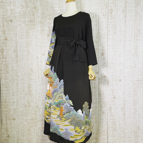 着物リメイク　ワンピース 　黒留袖　金彩友禅　ドレス　作家物　伝統工芸士 着物リメイク ワンピース 黒留袖 金彩友禅 ドレス 作家物 伝統