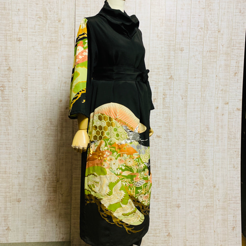 着物リメイク＊笠松に茶屋辻・群鶴刺繍正絹黒留袖で変わり衿
