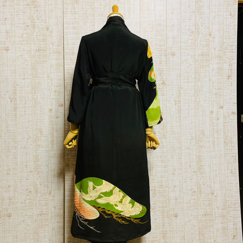 着物リメイク＊笠松に茶屋辻・群鶴刺繍正絹黒留袖で変わり衿