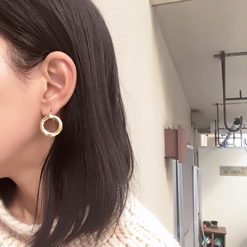 大振り 大ぶり ヴィンテージ 風 ハンドメイド ピアス ゴールド メタル  