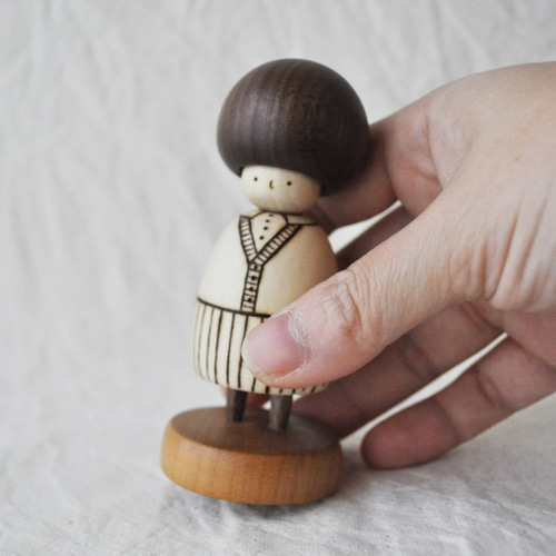 送料無料☆輪島塗高級こけしペア☆ほっこりかわいい 身体守り縁起物 送料無料☆輪島塗高級こけしペア☆ほっこりかわいい 身体守り縁起物