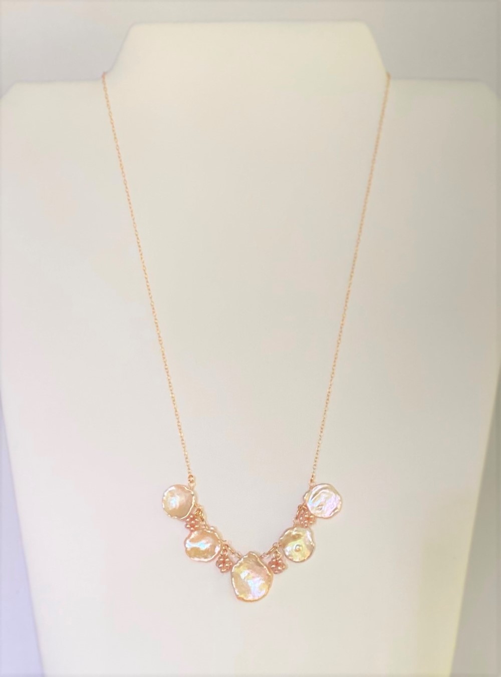 極上淡水パール　桜色（ピンク）ボール&花びらネックレス　　spn-01　2ミリパール　ケシクレオパトラ