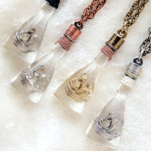 Jasmine】アンティークなボトルシップのマリンネックレス ネックレス