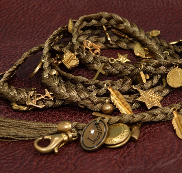 【Jasmine】Antique Charm bracelet シルクのような光沢が上品なチャームブレスレット 3枚目の画像