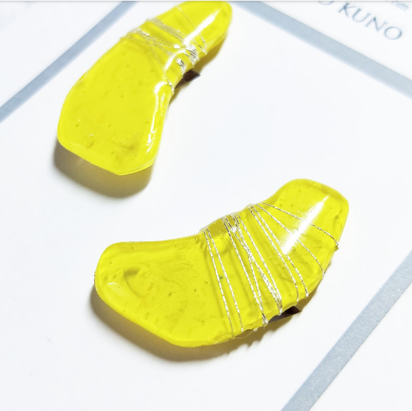 Abstruct earrings/ yellow 2枚目の画像