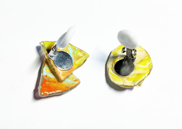 Asymmetric collage paint earrings 5枚目の画像