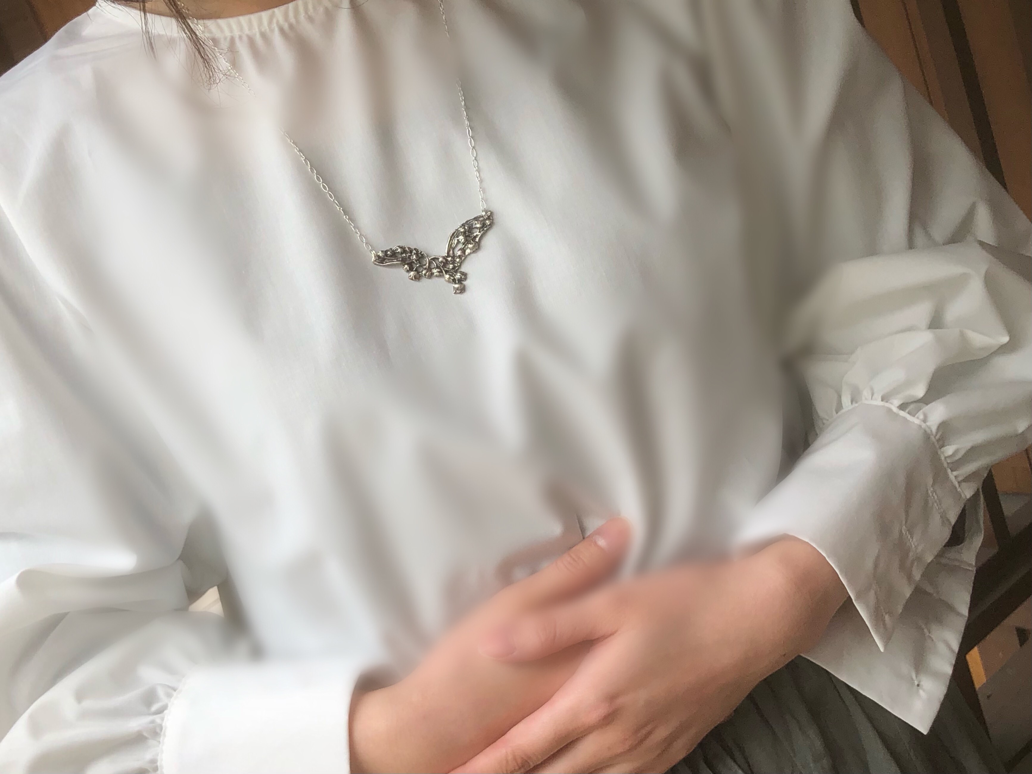 Sv900透かし彫りすずらんペンダント