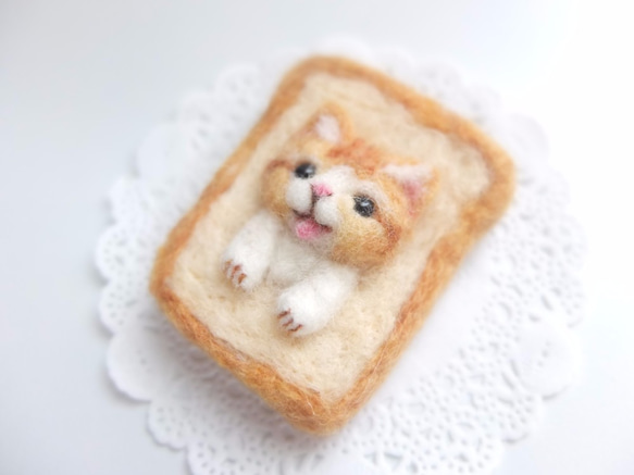 食パンにゃんこ☆羊毛フェルト 3枚目の画像